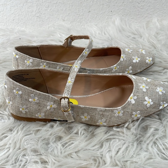 STEVE MADDEN Boden Natural Multi Beautiful Embroidered Floral Mid Strap Loafers - Picture 5 of 12